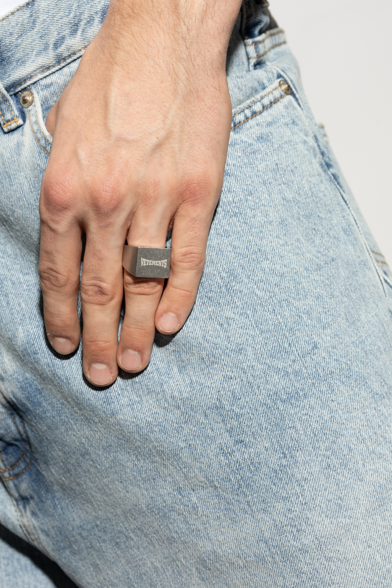 VETEMENTS Ring with logo | Men's | Vitkac